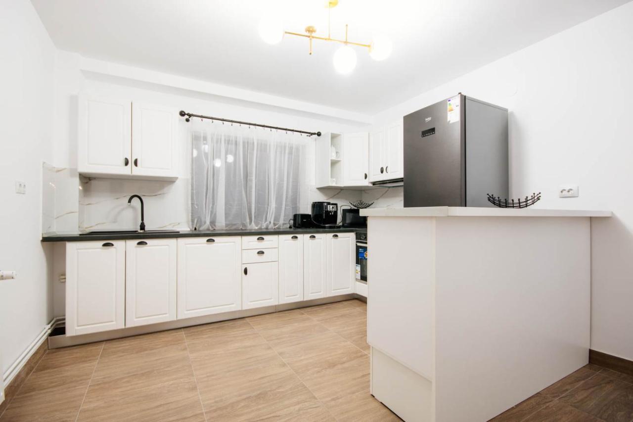 Roua Bucovinei Villa Sadova  Exteriör bild