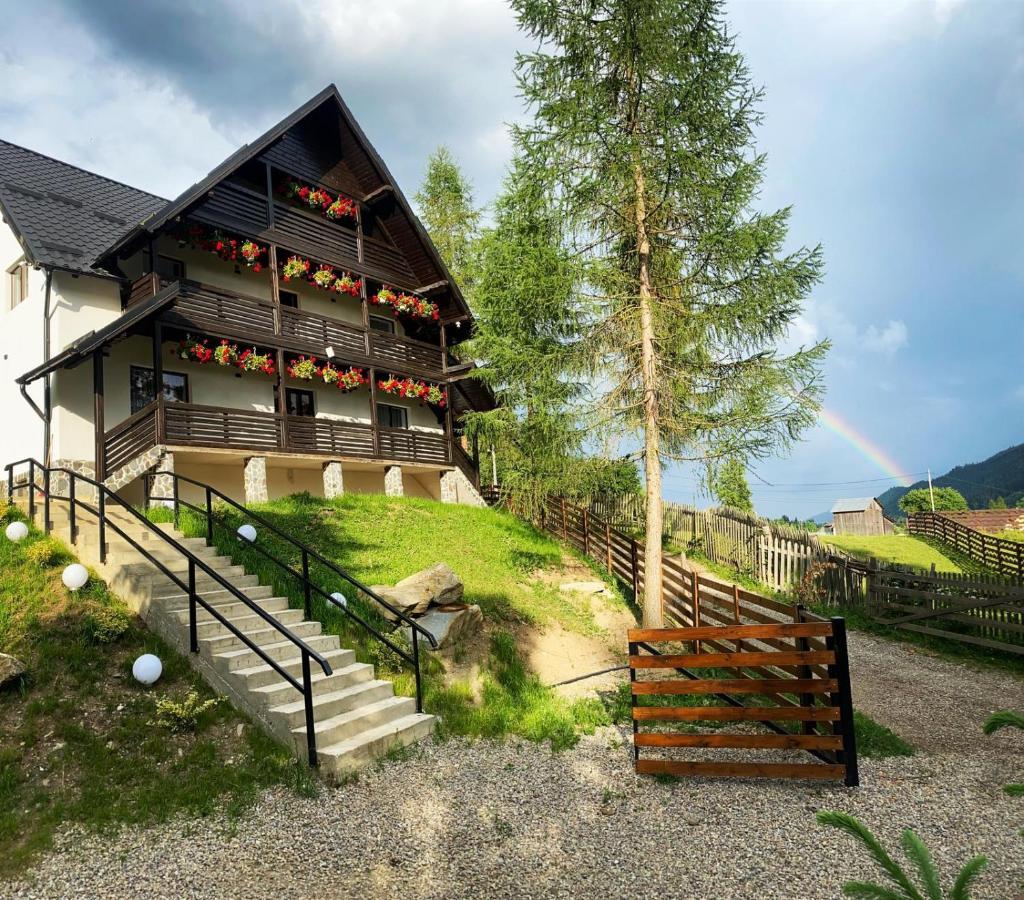 Roua Bucovinei Villa Sadova  Exteriör bild